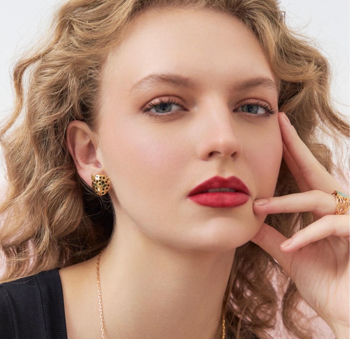 Brinco Leopardo Com Pedra Esmeralda