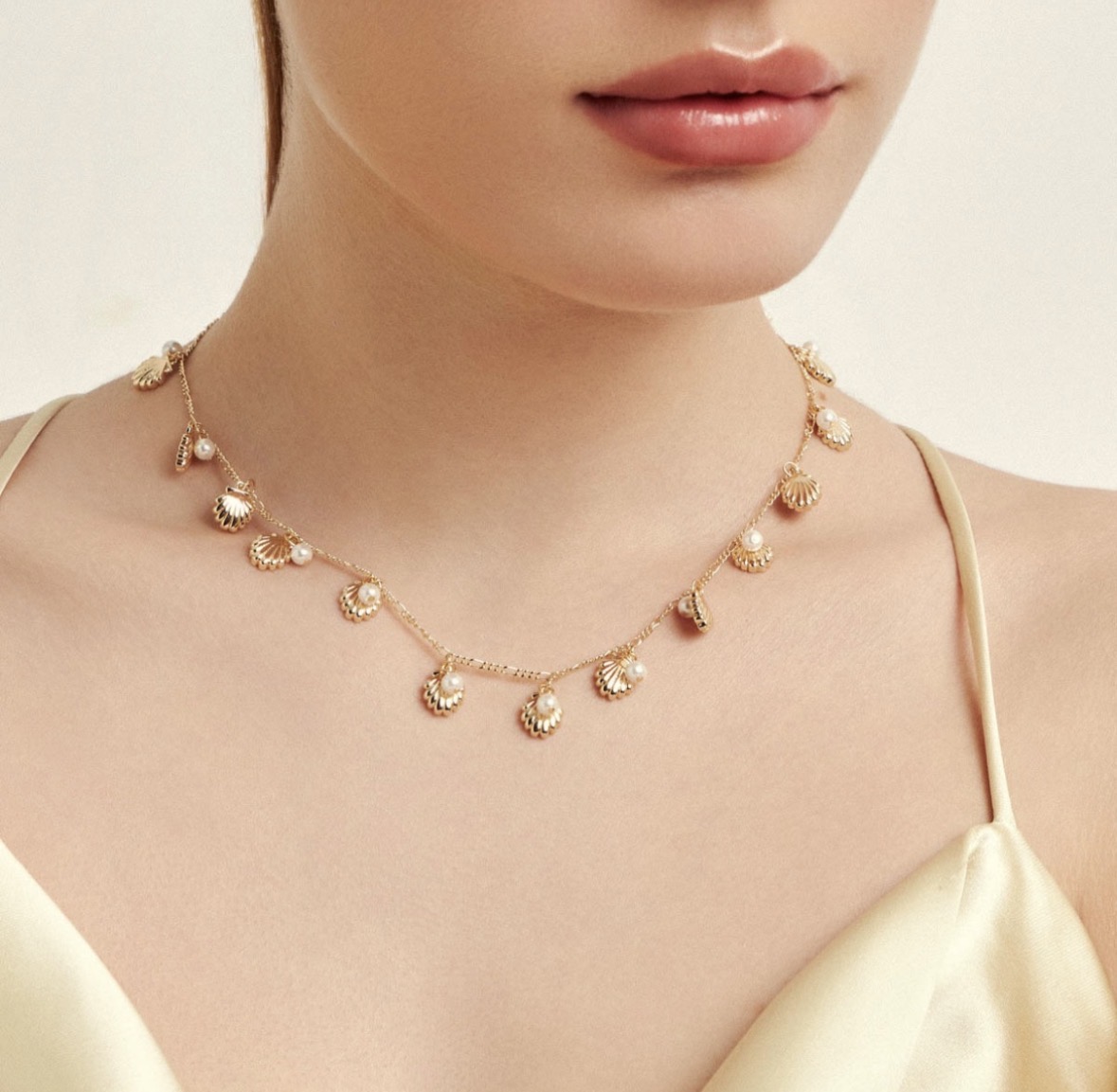 Colar Concha Dourada